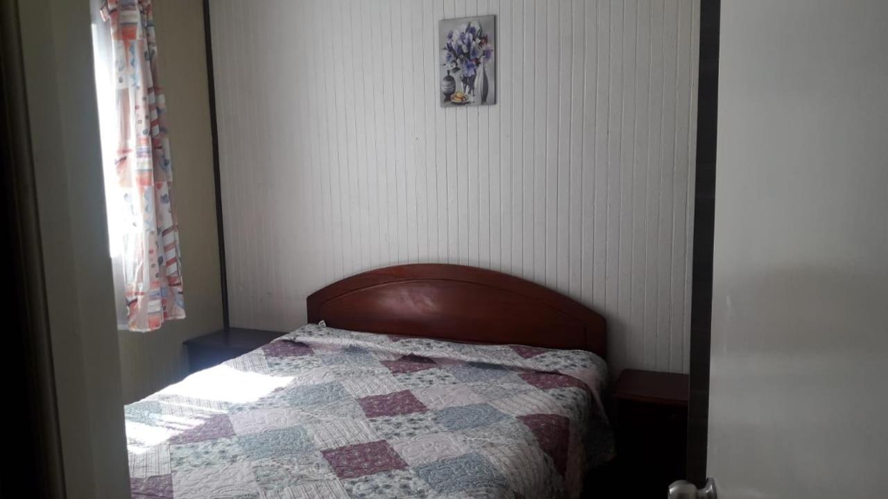Cabanas Y Hostal Tepual 푸에르토몬트 외부 사진